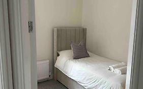 Modern Apartment, 1Km From City!
